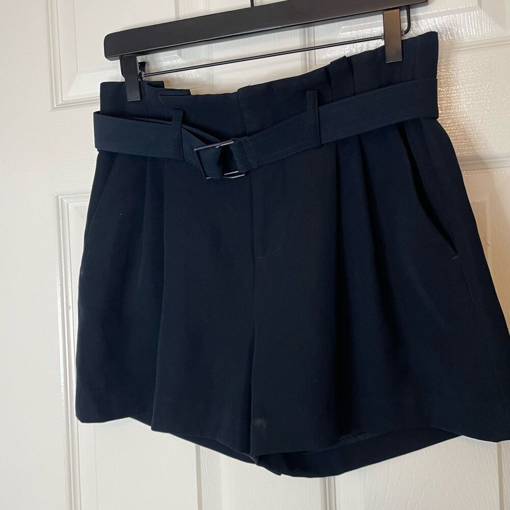 Vince Pleated Front Belted Shorts Black Size 4 - Picture 3 of 14